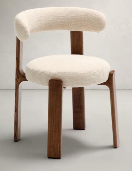 Silla Granite de chenilla beige y madera maciza de fresno con acabado nogal FSC 100% Kave home 329 € cada una